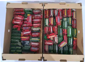 EFE and similar, an unboxed group of model buses to include Routemaster, London Transport double deckers and single deck buses. Not checked for completeness. C