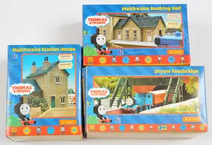 Hornby China OO Thomas & Friends Collector Buildings Group. Comprising