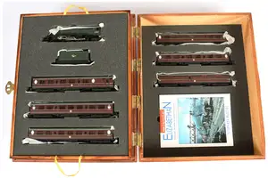 Bachmann Branchline OO Gauge 31-1995 The Elizabethan Set Wooden Presentation Box, is 0799 of 1000 sets produced appears complete but unchecked. Conditions appe
