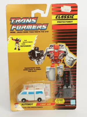 Hasbro 1990 Transformers Classic Protectobot First Aid