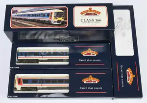 Bachmann OO Gauge 31-025 3-car Class 166 Network SouthEast Turbo DMU