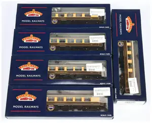Bachmann Branchline OO Gauge 39-290 BR Mk1 FP Pullman First, 39-300 BR Mk1 SK Pullman Kitchen Second, 39-280 BR Mk1 FK Pullman Kitchen, 39-310 BR Mk1 SP Pullma