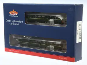 Bachmann OO Gauge 32-515 BR green 2-car Derby Lightweight DMU with yellow warning panel