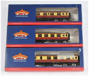 Bachmann Branchline OO gauge LMS porthole coaches trio in BR Crimson & Cream, comprising