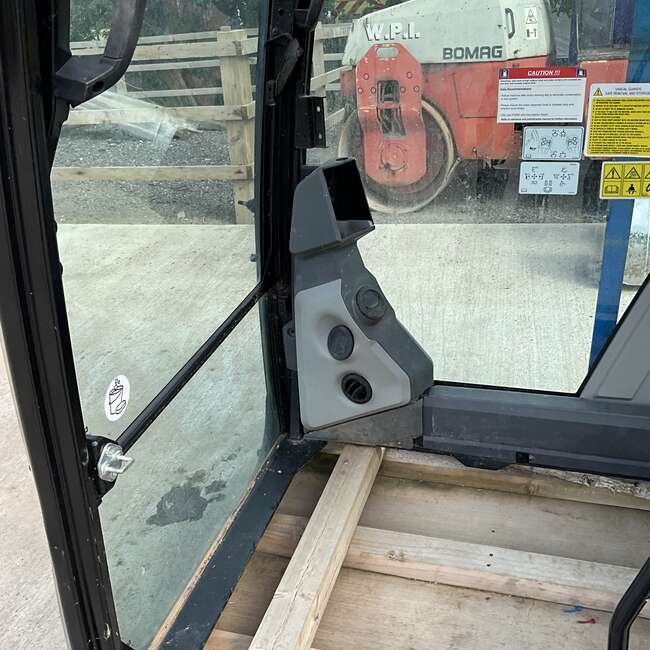 CAT 313GC Cab & Glazing