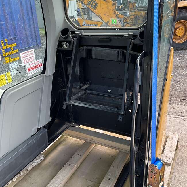 CAT 313GC Cab & Glazing