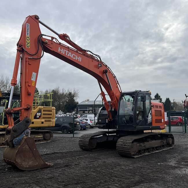 2019 Hitachi ZX225USRLC-6