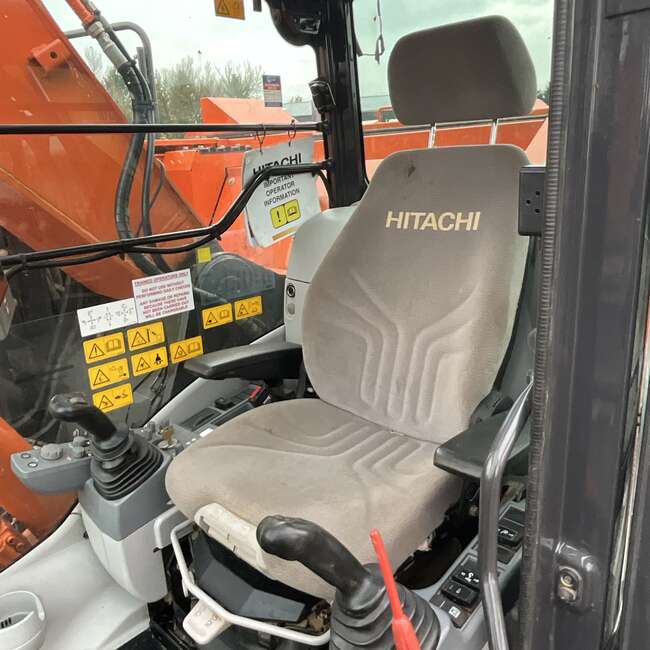 2019 Hitachi ZX225USRLC-6