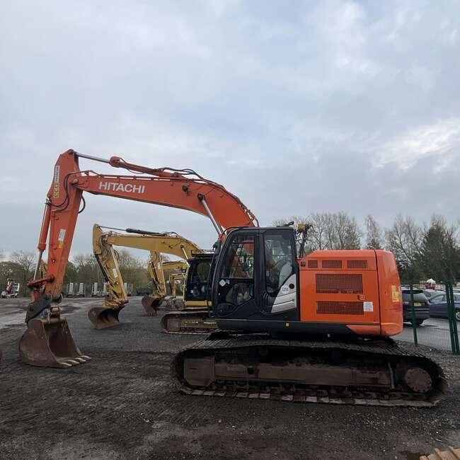2019 Hitachi ZX225USRLC-6