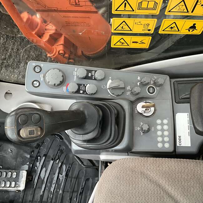 2019 Hitachi ZX225USRLC-6