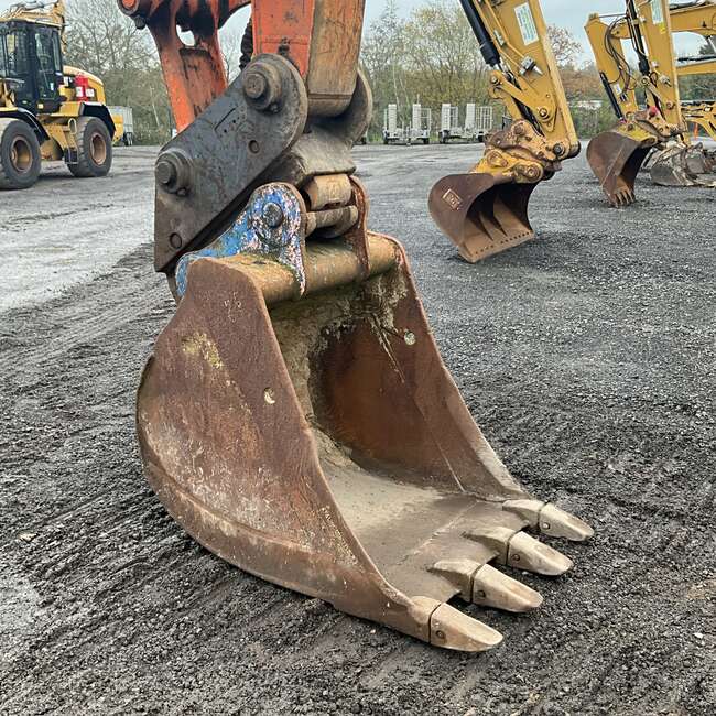 2019 Hitachi ZX225USRLC-6