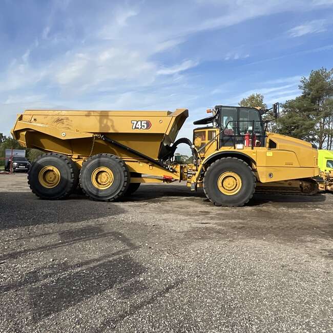 2021 CAT 745