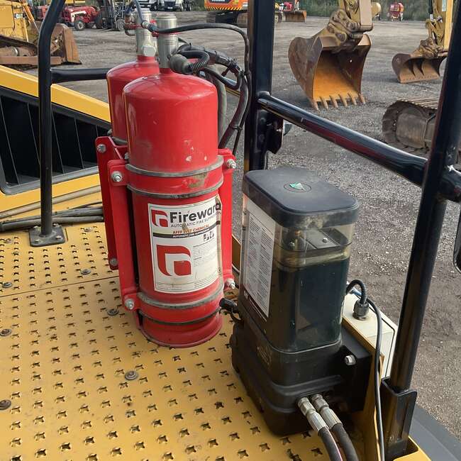 2021 CAT 745