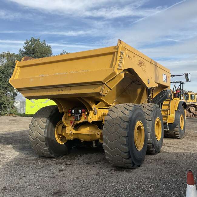 2021 CAT 745