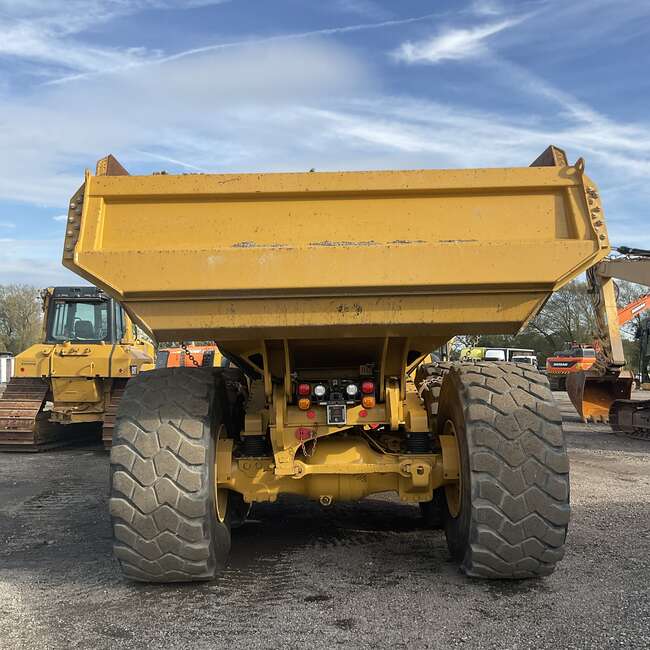 2021 CAT 745
