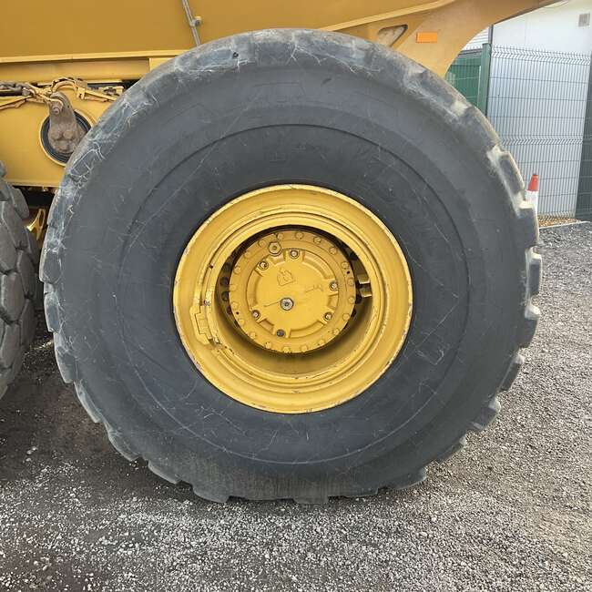 2021 CAT 745