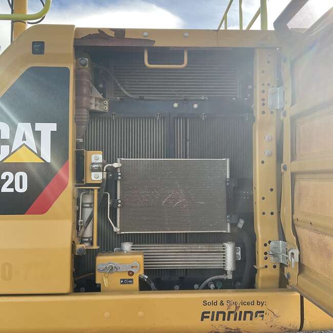 2019 CAT 320