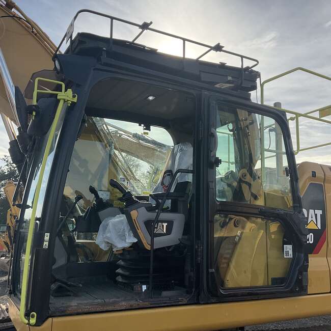 2019 CAT 320