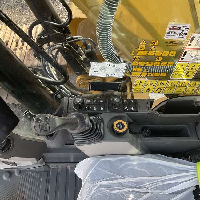 2019 CAT 320