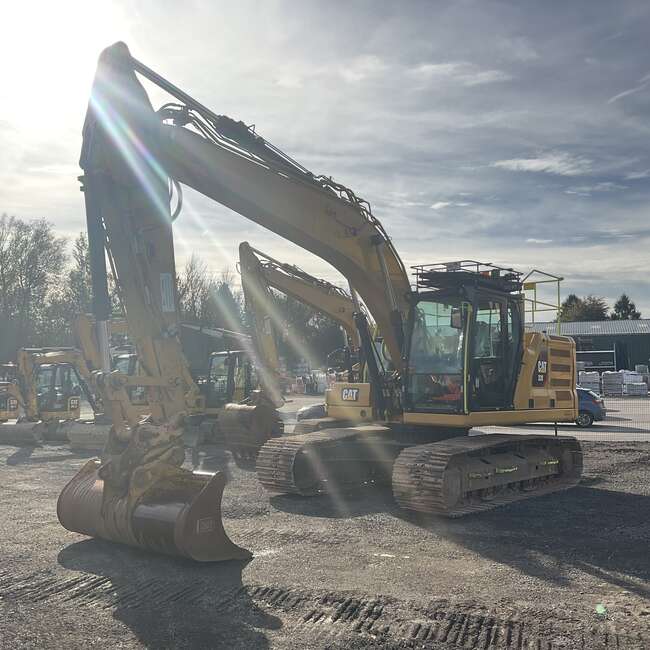 2019 CAT 320