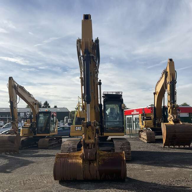 2019 CAT 320