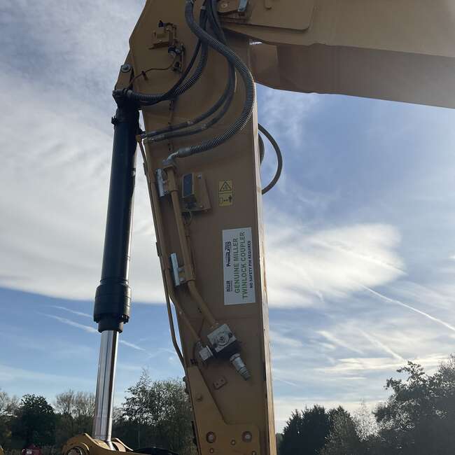 2019 CAT 320