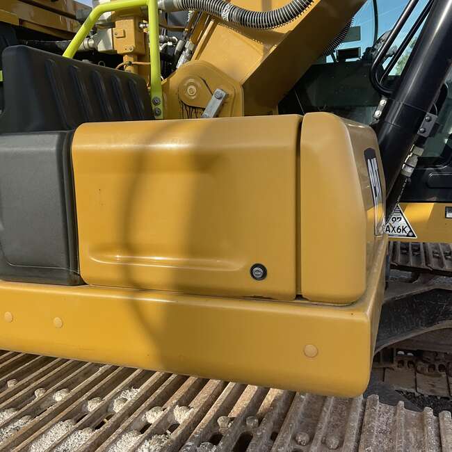 2019 CAT 320