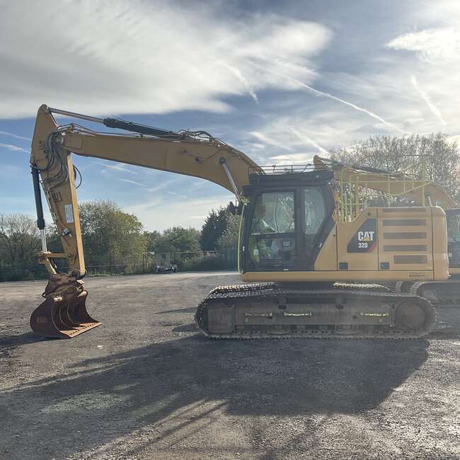 2019 CAT 320 2019 CAT 320
